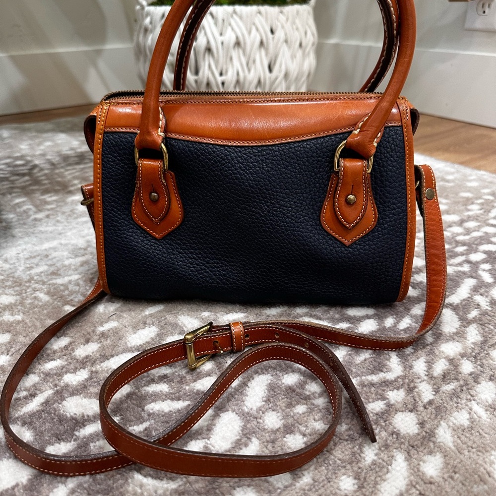 ✨Vintage Navy Leather Dooney and Bourke Hand Bag - great condition - Picture 4 of 8
